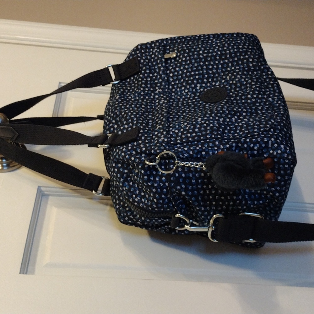 Kipling Purse With Monkey Keychain. - image 3